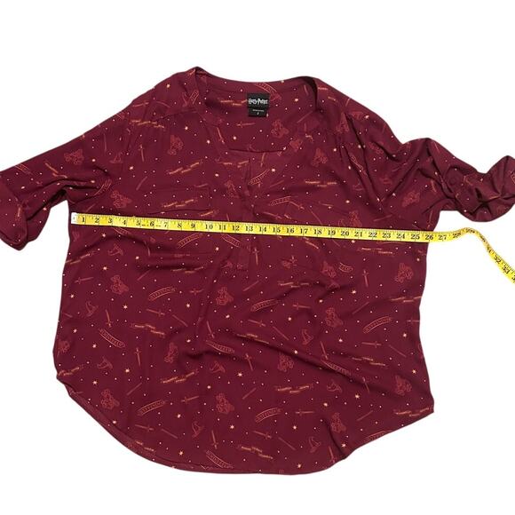 Harry Potter Gryffindor House Dard Red Georgette Pullover Blouse Size 2 Plus Sz - Picture 7 of 11